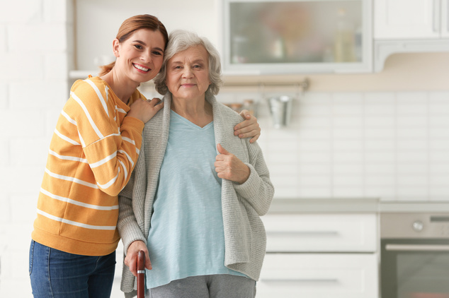 Comment l’aide à domicile peut-elle simplifier la vie quotidienne des personnes âgées ?