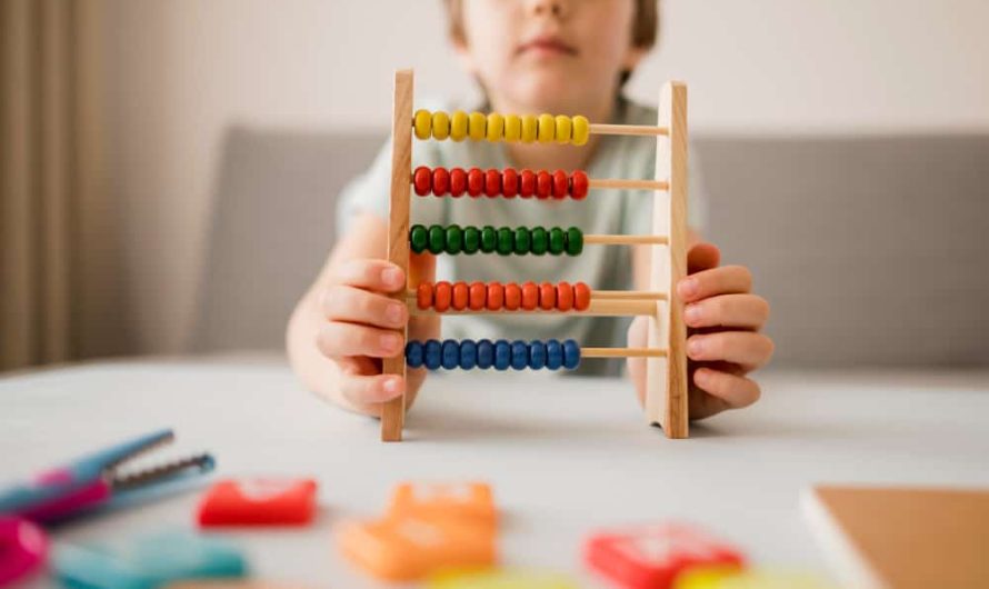 Quelle est l’importance de l’autonomie et de l’indépendance dans les jeux Montessori ?